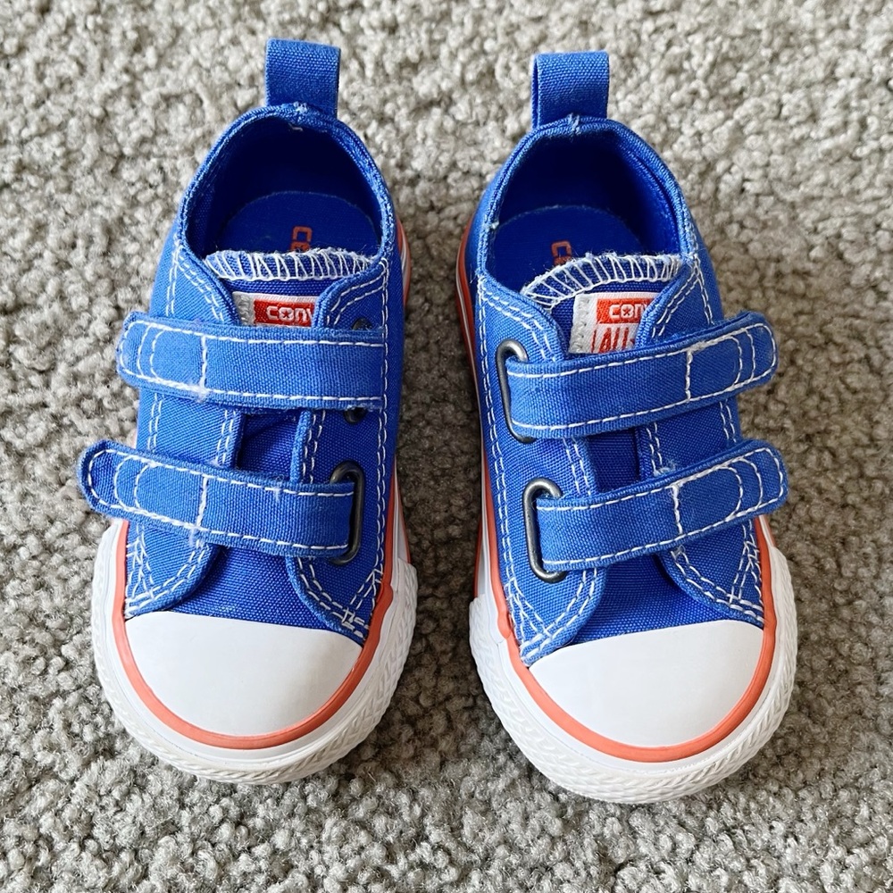 Converse Toddler Size 4 Chuck Taylor All Star 2 Strap Low Top Sneaker Blue